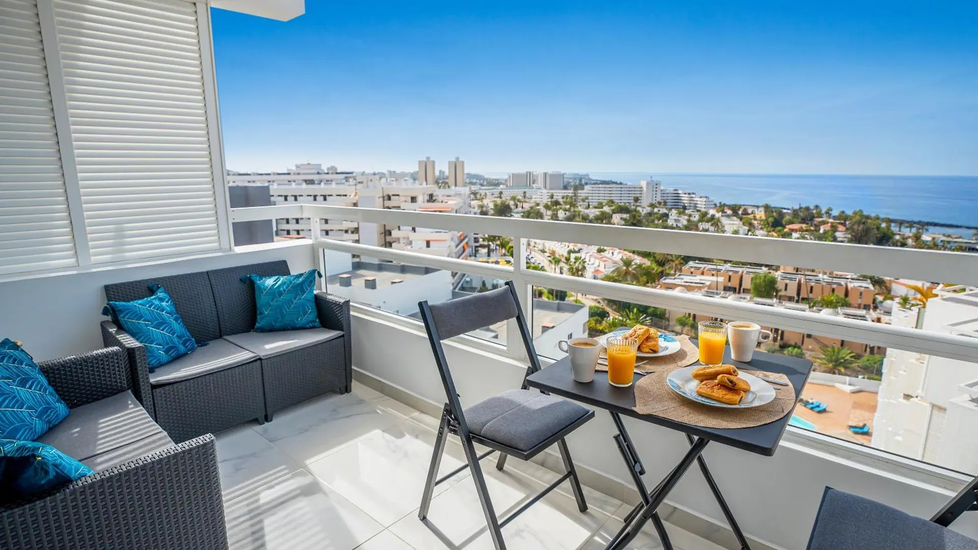 Modern Studio Blue Sky Playa de las Americas  Spagna